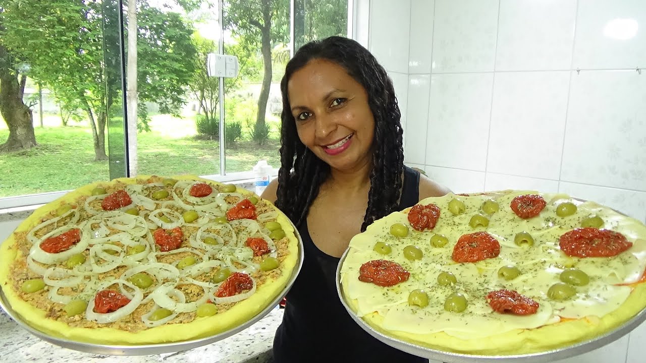 MASSA DE PIZZA RECHEADA COM SARDINHA, MUSSARELA E TOMATE