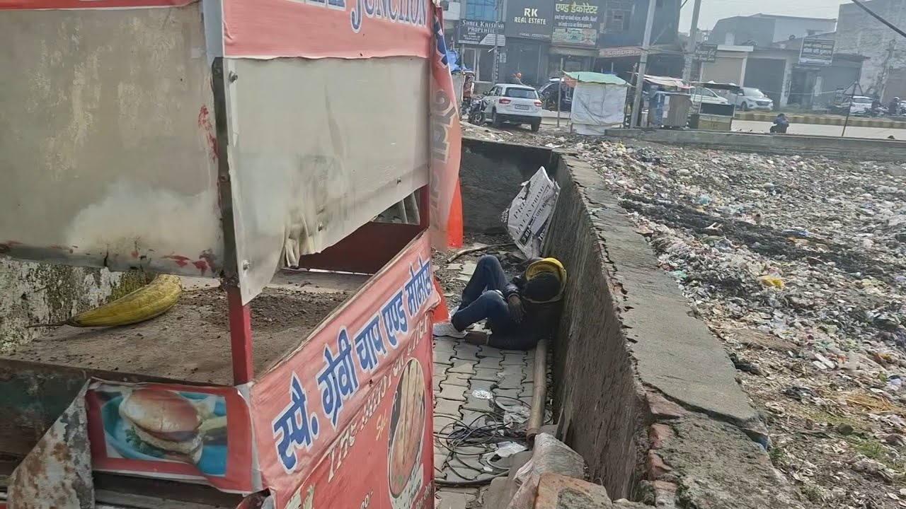 Inke sath kya ho gaya. 😭