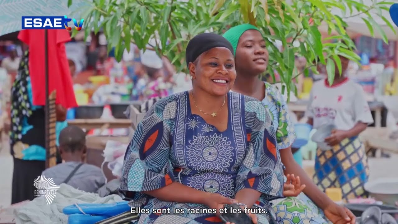 DEBOUT FEMME DU BENIN