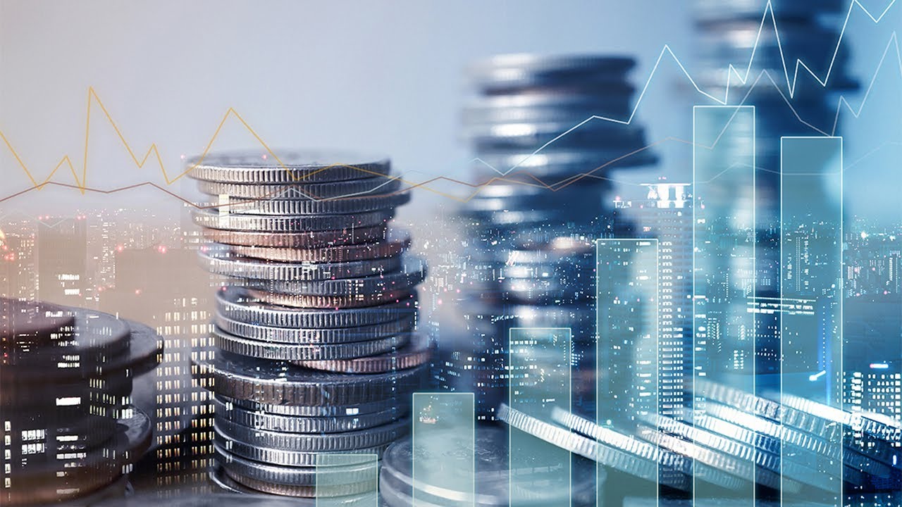 How do low-interest rates affect a bank's NIM?