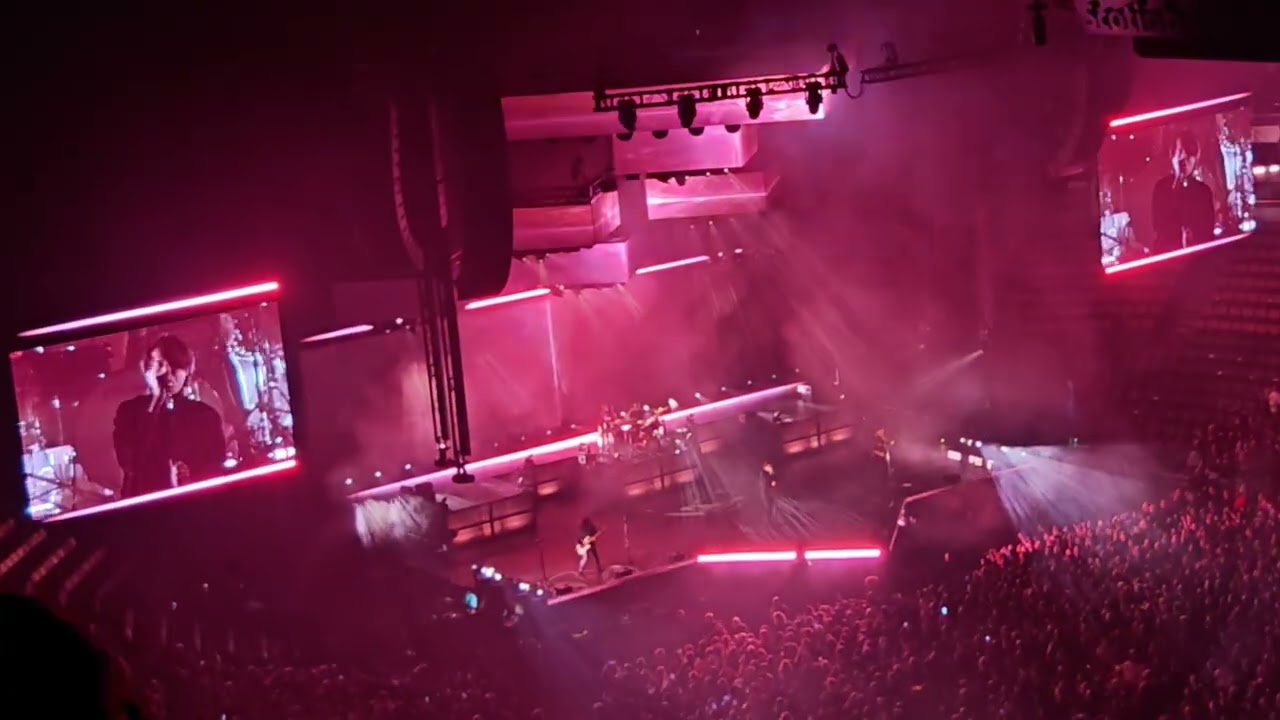 Bad Omens: Just pretend (2 clips)