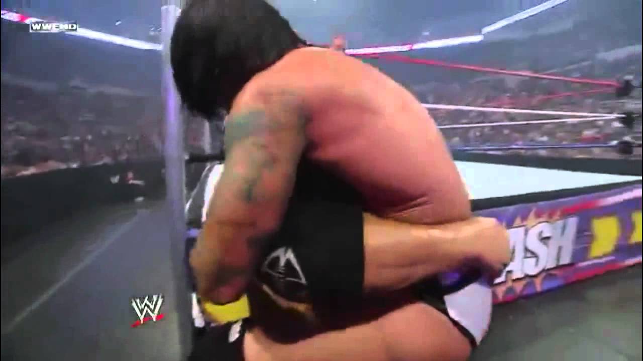 Spinebuster at the outside   Batista