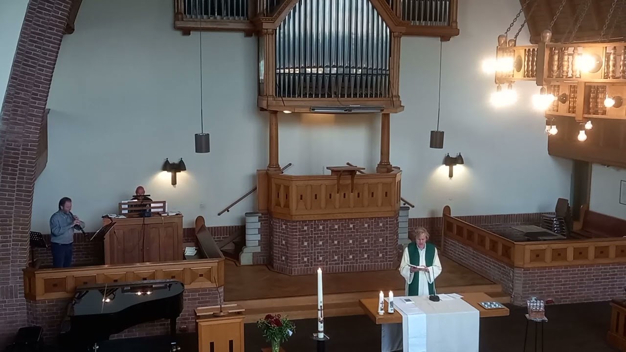 Liedboek 667 Hij leeft, naar de hemel gevaren