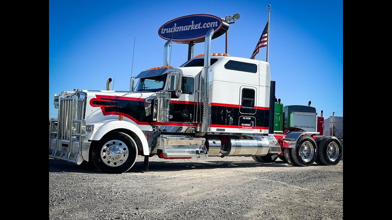 2020 Kenworth W900L Sleeper