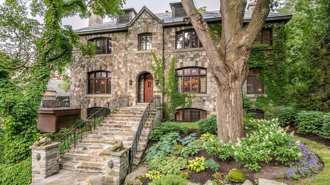 Inside One of Canada&rsquo;s Most High-Profile Private Residences