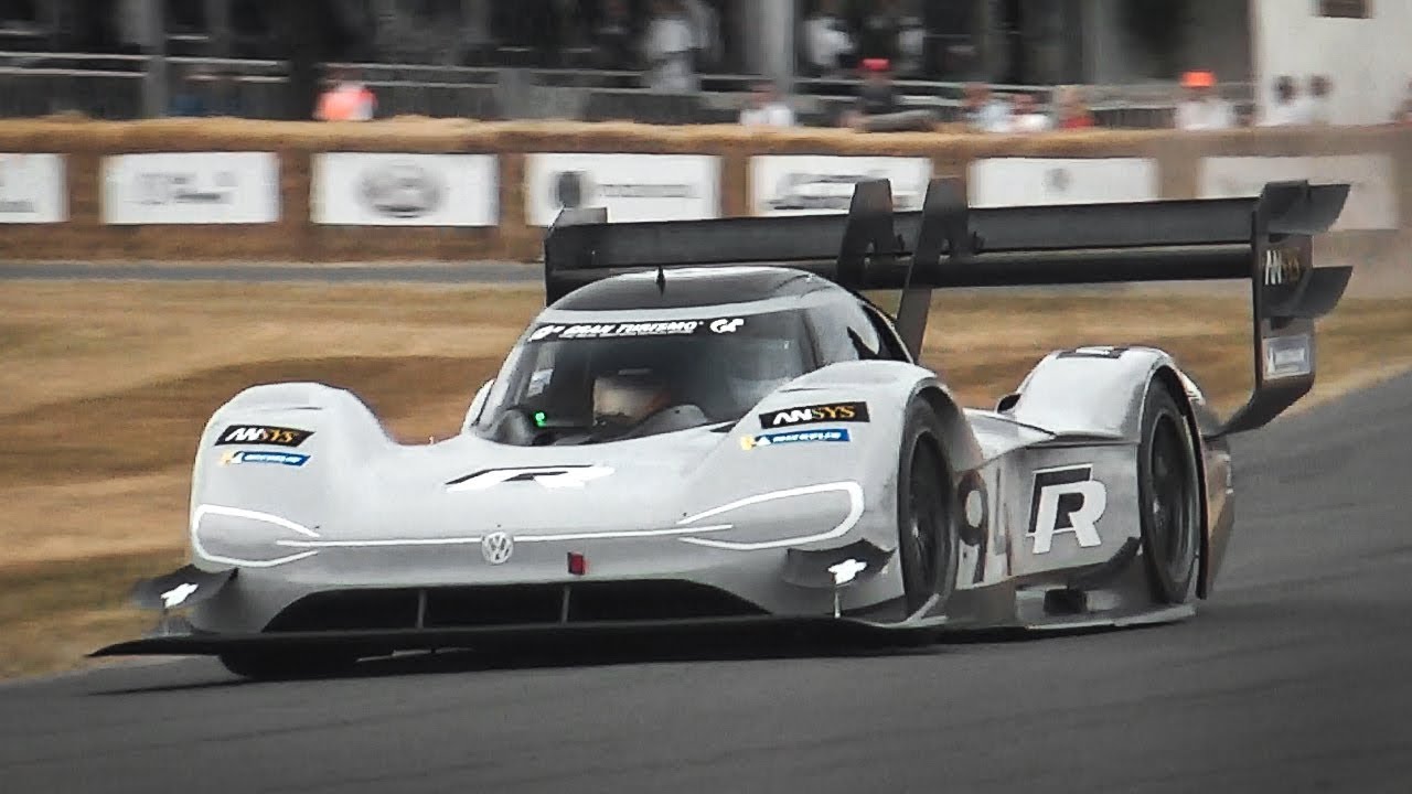 Volkswagen I.D. R Pikes Peak: Romain Dumas FLATOUT at Goodwood FoS 2018