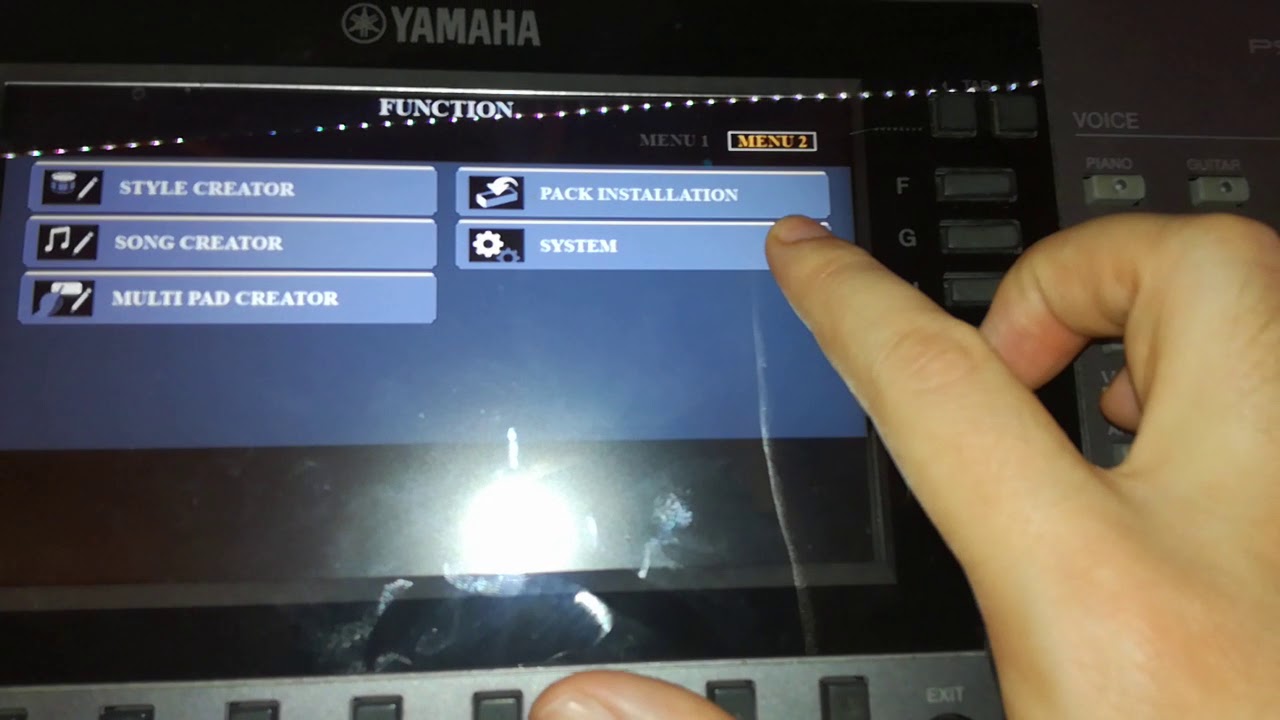 Kolor ekranu głównego oraz nazwę instrumentu