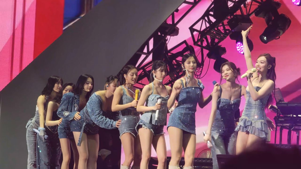 TWICE - Title Medley(Knock Knock + Scientist + Heartshaker) | Ready To Be in Jakarta 231223