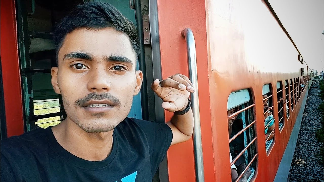 Sarnath Express Train Journey 🚆*Mirror Toh Hai Hi Nahi*