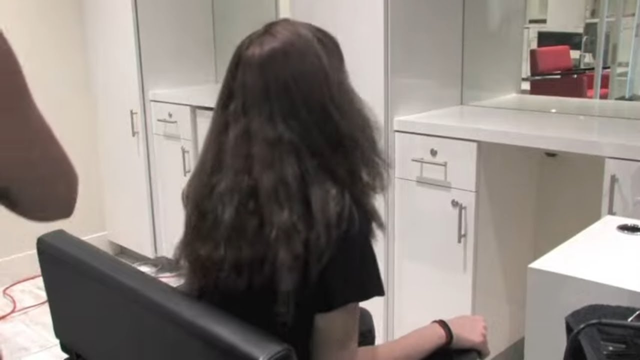 Elissa - Pt 2: She Gets A Buzzcut!!! (TA77.net Mini)