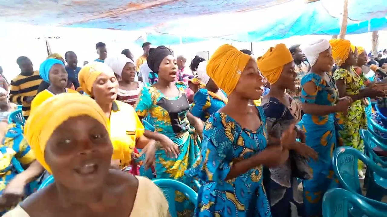 WIMBO WA TATU WA SECT4 ULIO SHANGAZA WENGI KWENYE MKUTANO WA VIJANA