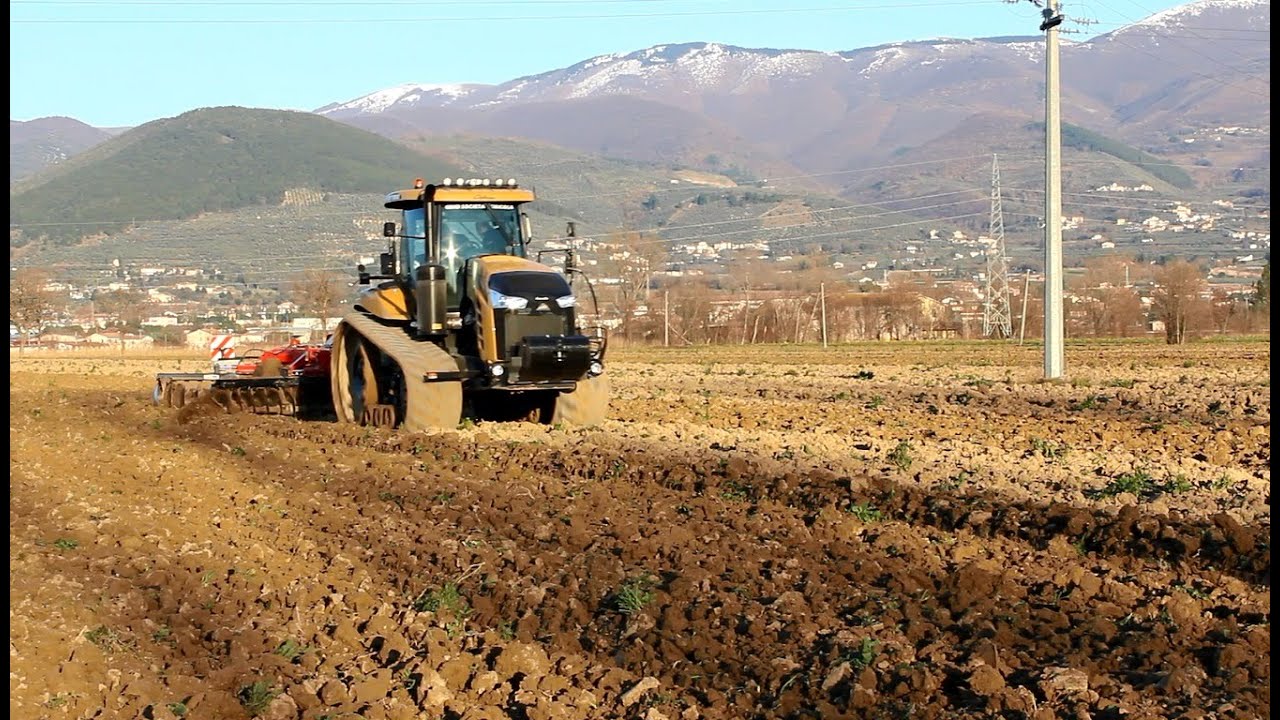 Lavorazione terreno 2015 -- Challenger MT 765 E -- Claas Challenger  55