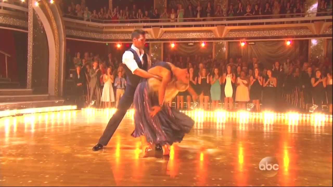Peta Murgatroyd & James Maslow dancing Foxtrot on DWTS 3 17 14