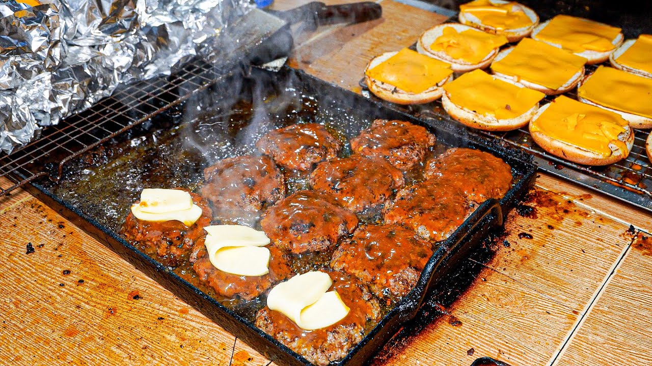 MANTAN CHEF LUAR NEGERI NEKAT JUALAN BURGER GEROBAKAN, CUMA KERJA BERDUA BISA LUDES 460 PORSI SEHARI