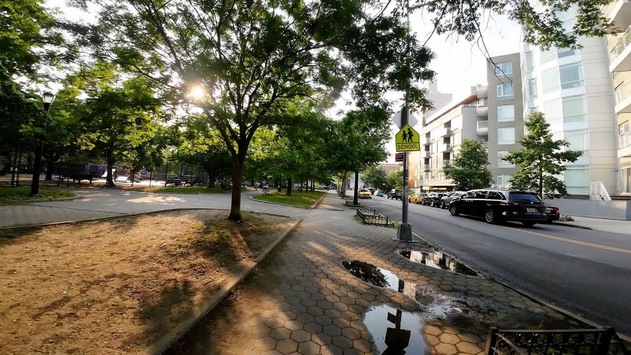 6/11/23 Biking from Bushwick to Williamsburg and back in the afternoon/evening