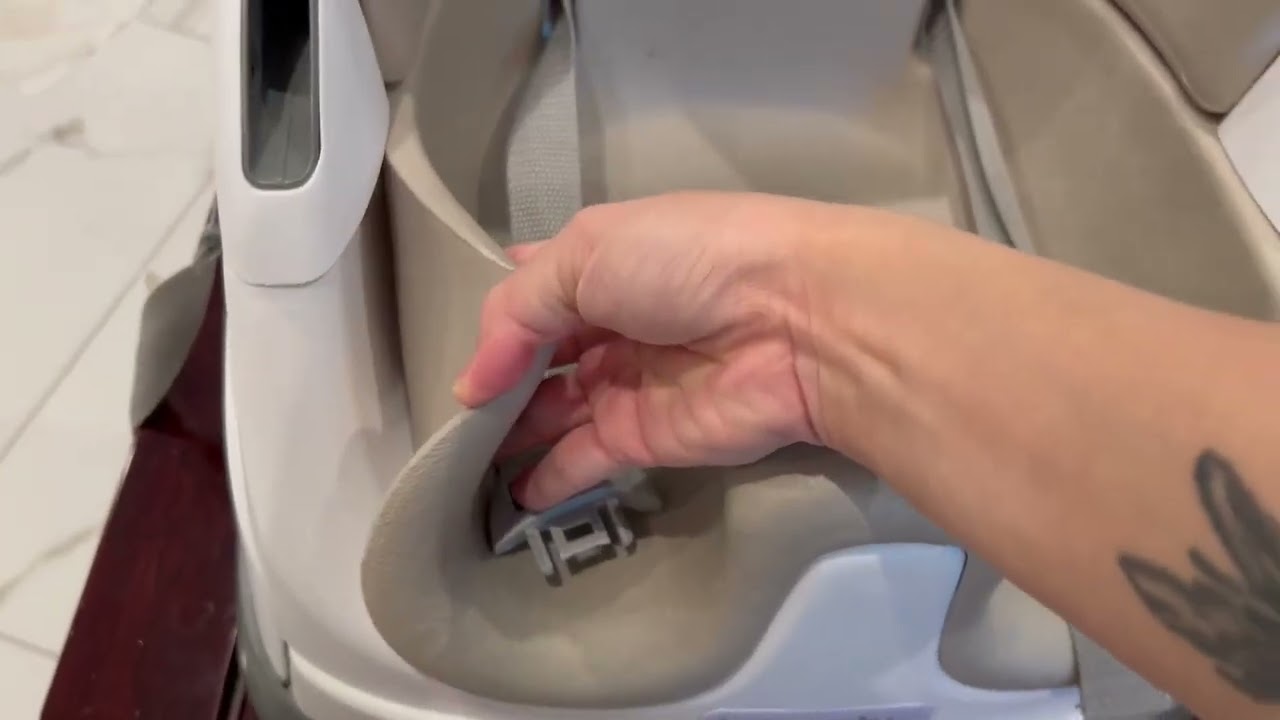Ingenuity Baby Base 2 in 1 Booster Feeding and Floor Seat with Self Storing Tray Review