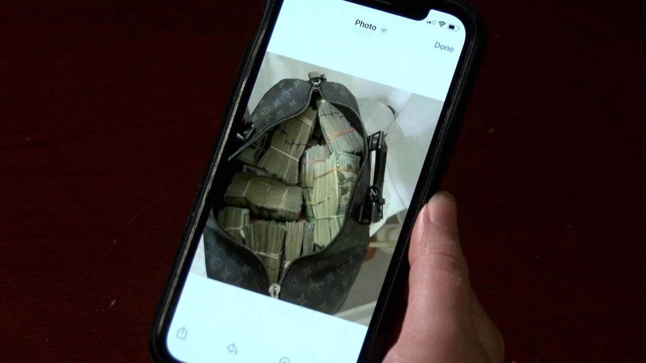 Scammers are using text messages to lure in victims: Why you shouldn&rsquo;t reply