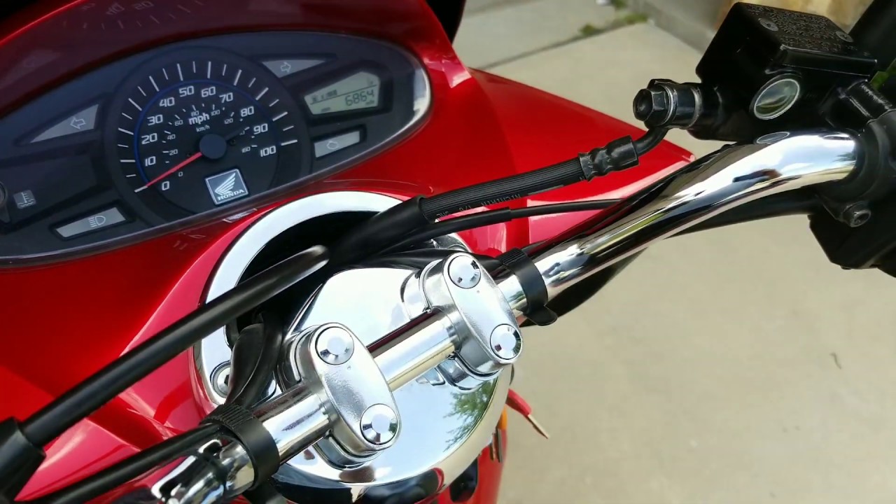 2013 Honda PCX 150 scooter  