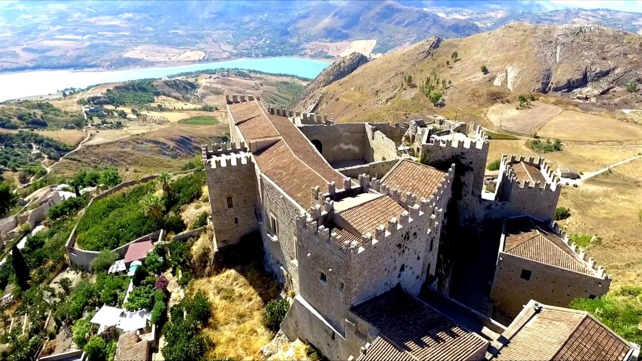 Esplorazione Aerea del Castello di Caccamo e Lago Rosamarina | Riprese Drone 4K
