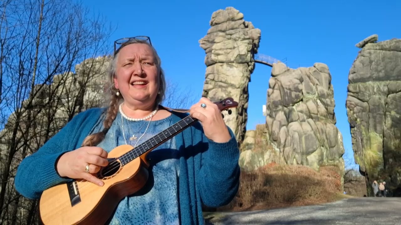 271🕊 ALL THE BIRDS🕊 ukulele cover my interpretation of (Deva Premal and Mieten) 