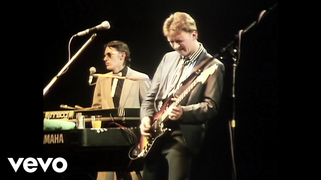 Squeeze - Pulling Mussels (From The Shell) (Live At The Regal Theatre, Hitchin, UK / 1982)