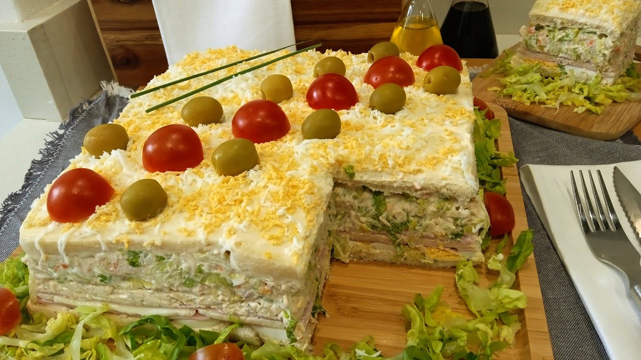 Pastel frío con pan de molde para fiestas y cumpleaños