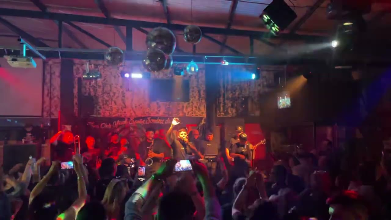 Sombra De Luna en Vivo-y qué pasó/me emborrachare/Ya no vives en mi