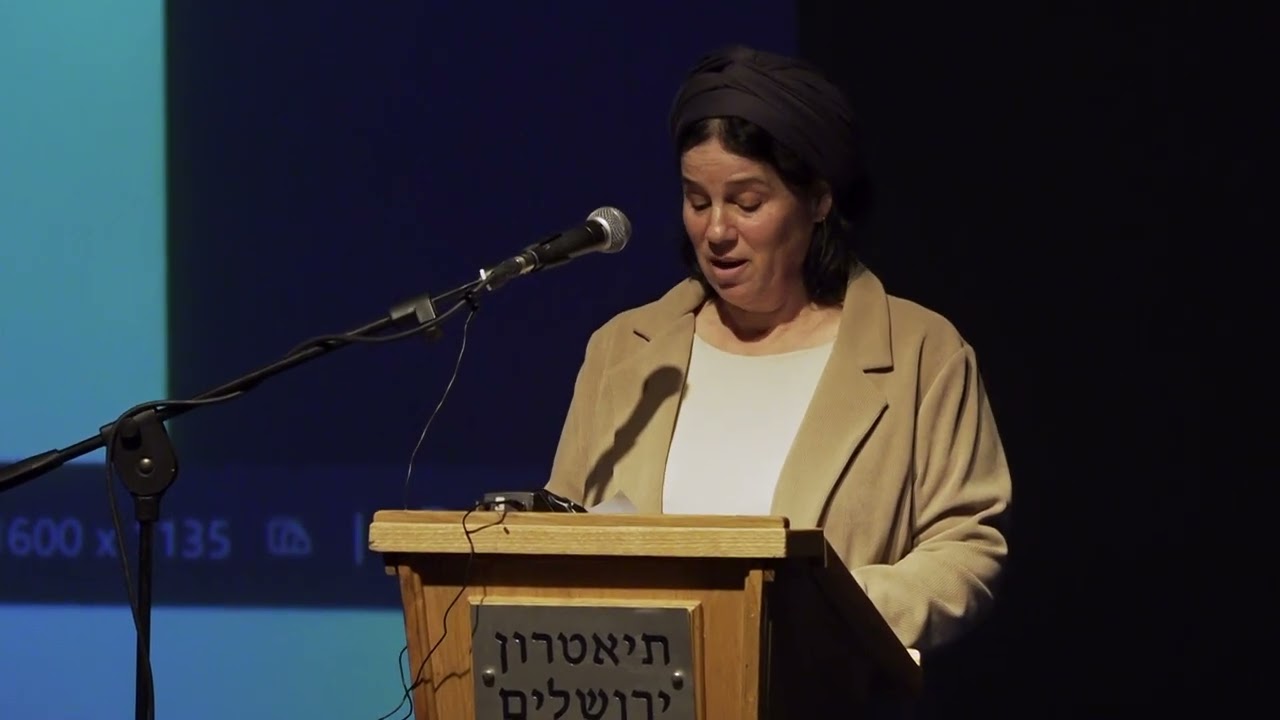 נועה אוברמן – עובדת סוציאלית פסיכותרפיסטית ומדריכה. עובדת בקליניקה פרטית ובמכון סאמיט