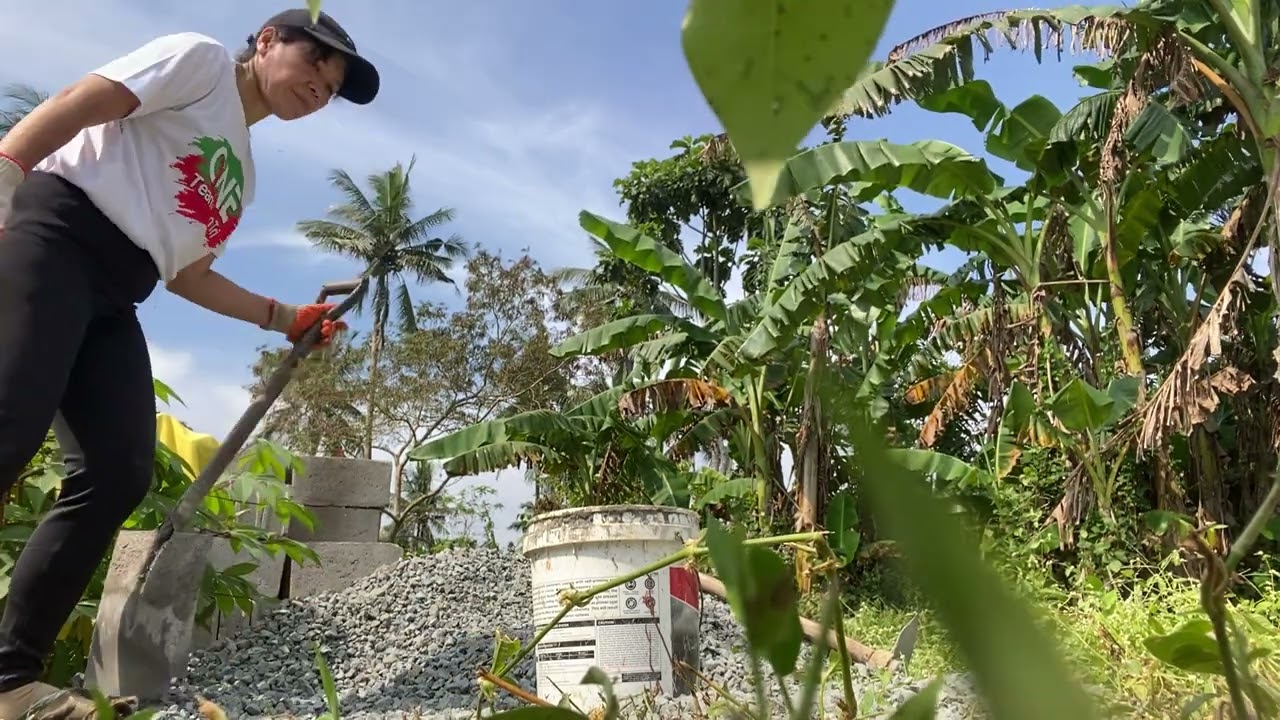Female Construction worker! Hirap ah!