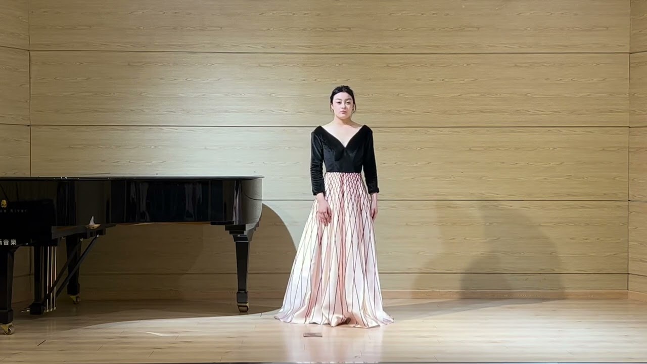 Die Georgine   Op.10, No.4    R. Strauss      (Diana:17J.alt)