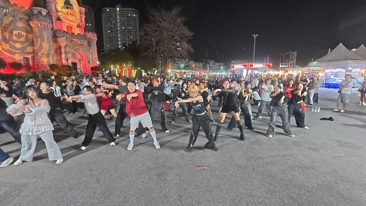 #260219 [SideCAM] #randomdance Part.6 @ #salim_dance55 #Liabduan #Danneramit #NightMarket