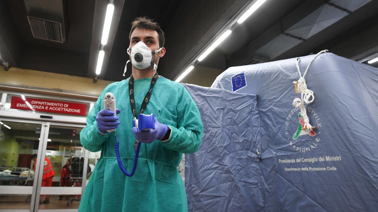 Coronavirus, allestita a Torino al pronto soccorso delle Molinette una tenda per il triage