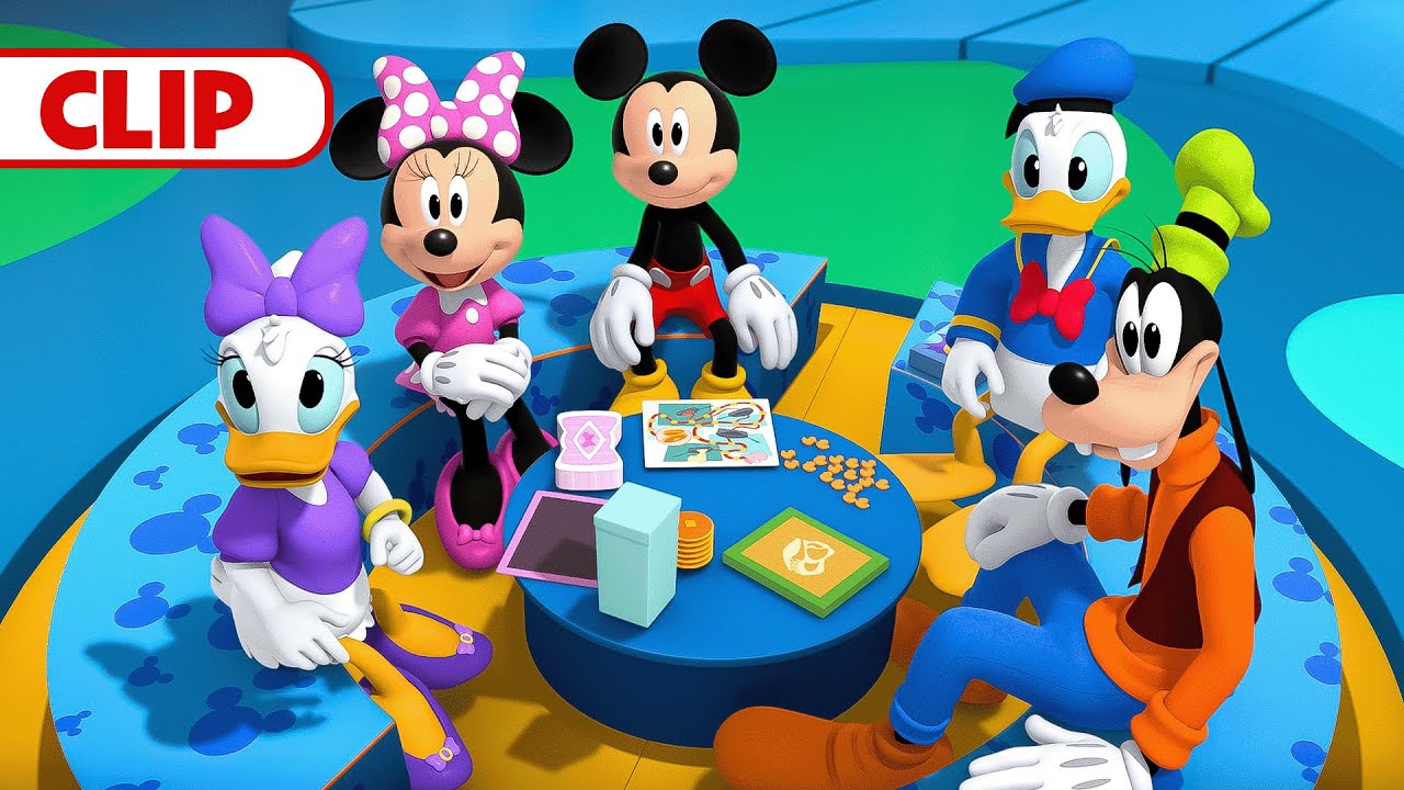 Minnie Plays Mini-Golf ⛳️| Mickey Mouse Funhouse | @disneyjr​