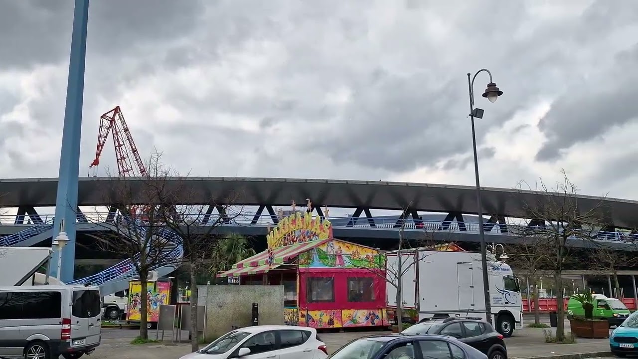 Vistas de los Montajes de atracciones de feria en Deustu Jaiak San José 2026