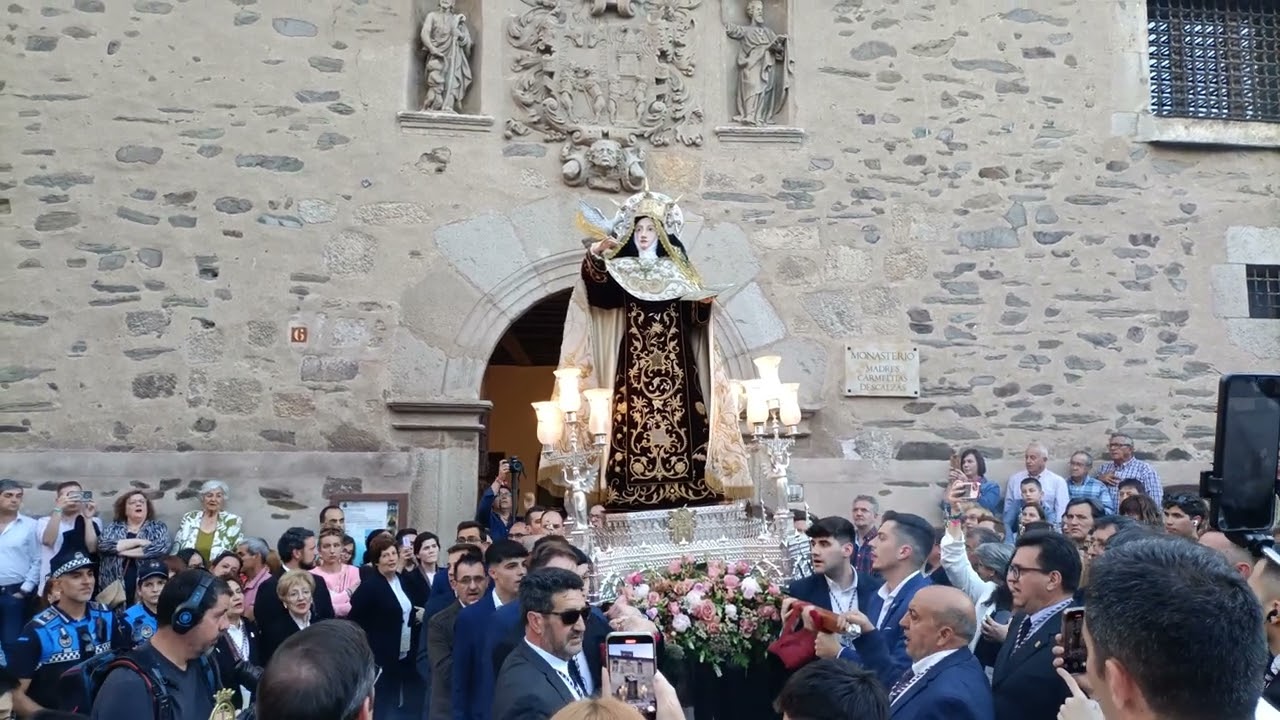 HoraZioZamora.- Regreso a la clausura e himno a Santa Teresa de Jesús. Alba de Tormes (Salamanca).