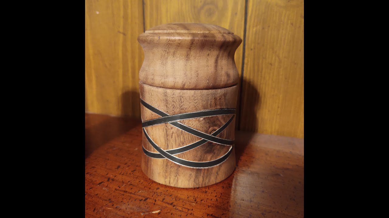 Lidded Box Celtic knot