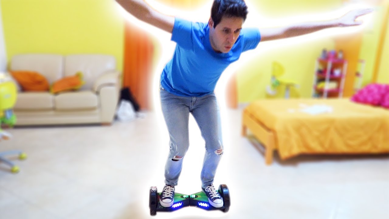 LUÌ CADE CON L' HOVERBOARD