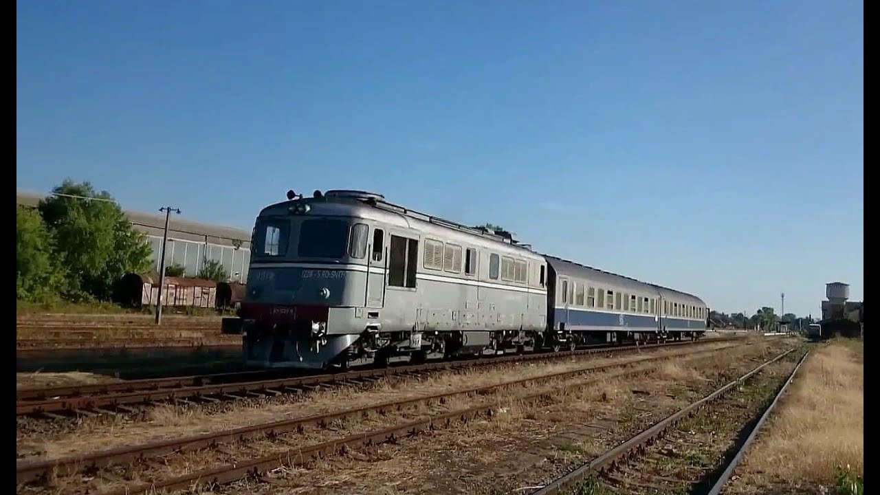 Sulzer (DA) 60-1228-5 with R 4337 [Oradea - Halmeu] departing from Satu Mare