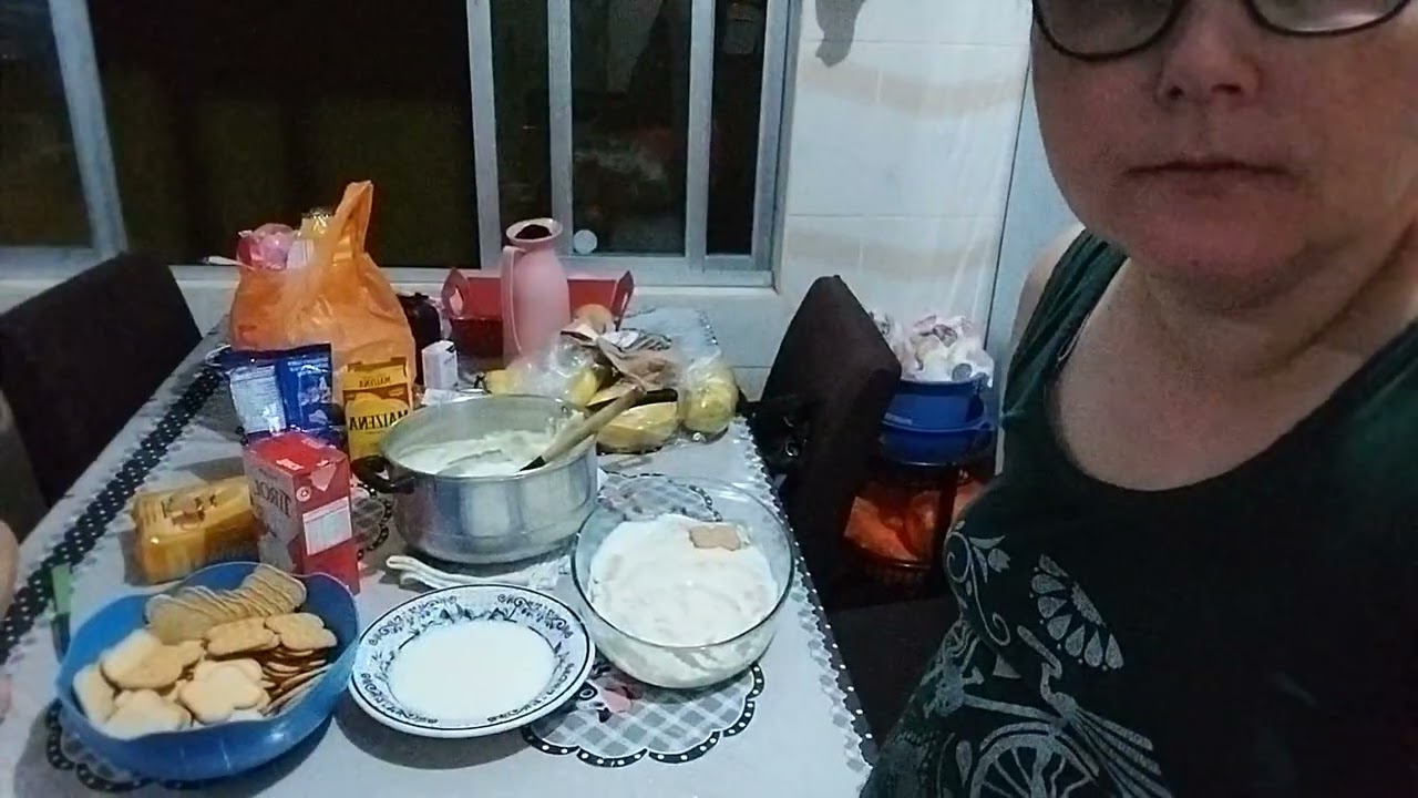 Compra do mês de março com o  valor total e fiz torta de bolacha 