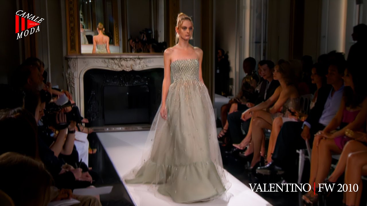 VALENTINO Haute Couture Fall Winter 2010 Paris 4K - Canale Moda