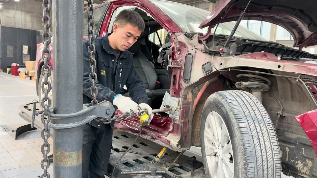 The whole maintenance process of a Nissan Teana involved in an accident
