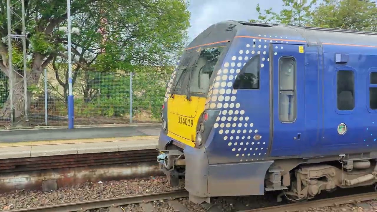 ScotRail class 334 departing Anniesland