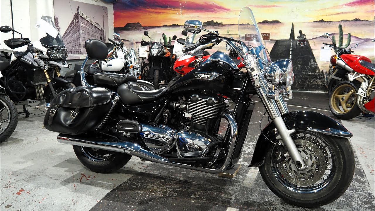 Triumph Thunderbird 1700 LT ,Big Twin Start up ,take a look at this Cruiser Tourer Motorcycle