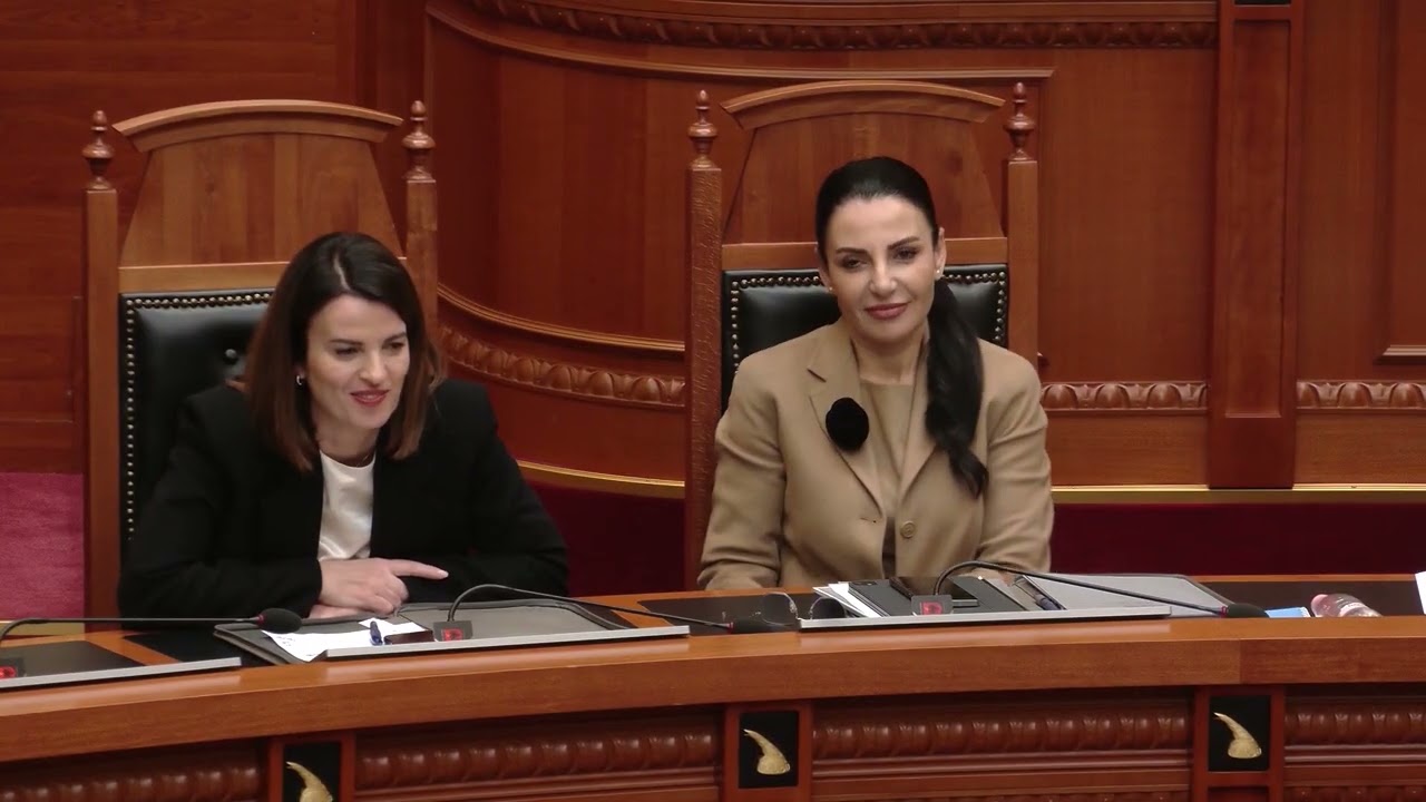 Dekretohen ministrat e rinj/ Presidenti Begaj miraton ndryshimet në qeveri