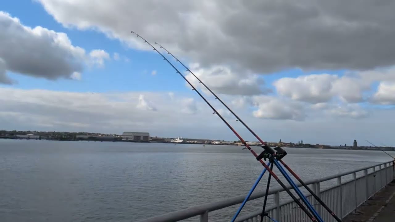 Live Sea Fishing Uk is live Mersey, Brunswick HW 1715 7.15m tide