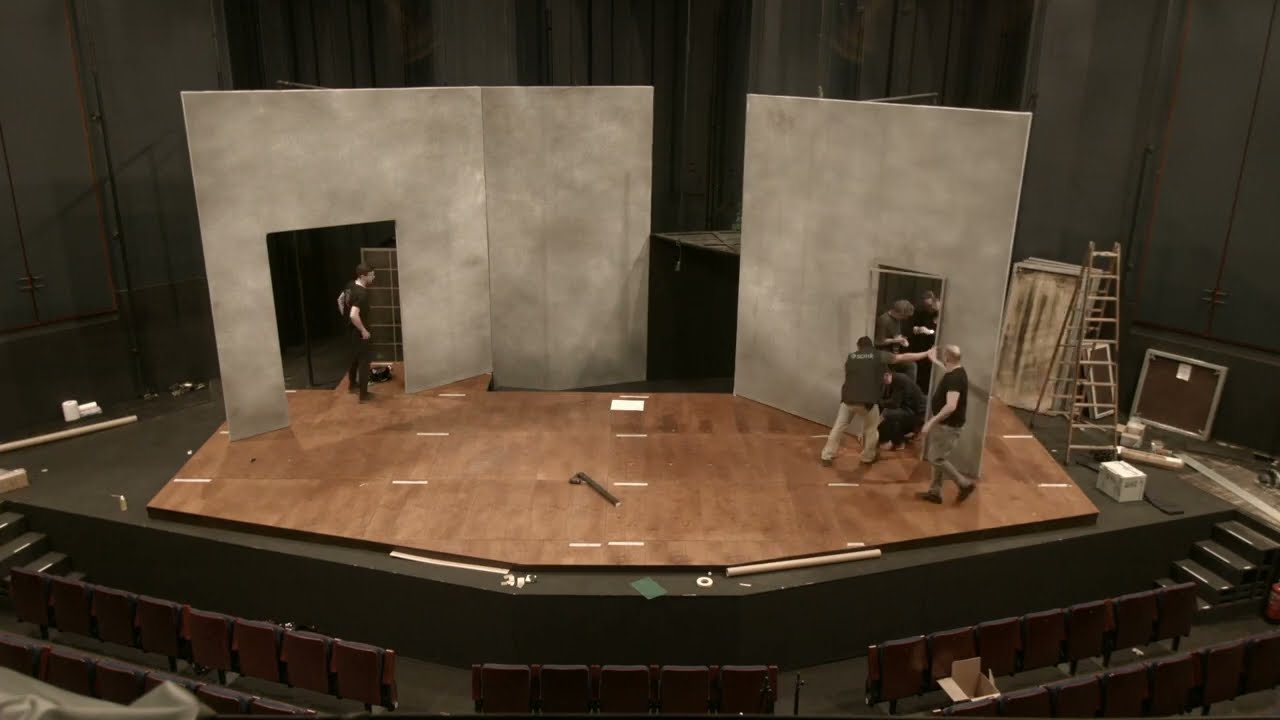 Montaje de la escenografía de 