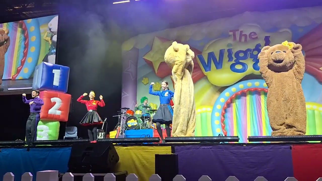 Teddy Bear Family - Wiggle & Learn Big Show, 2024