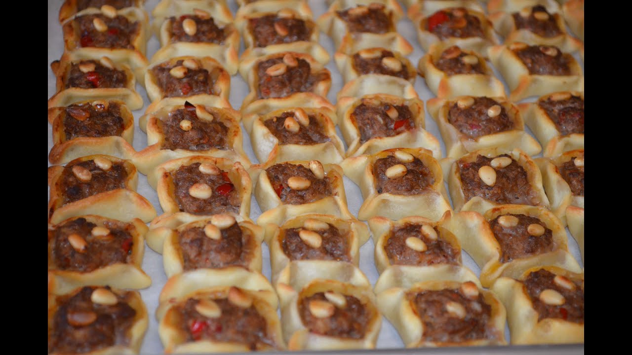 فطائر لحمة بعجينة طرية و تبلة شهية جربوها من شي نظم