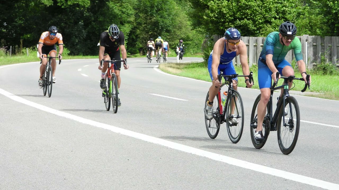 Triathlon 2024 Riederau - Die&szlig;en | Kurzer Einblick der Spitzengruppe auf dem Rad