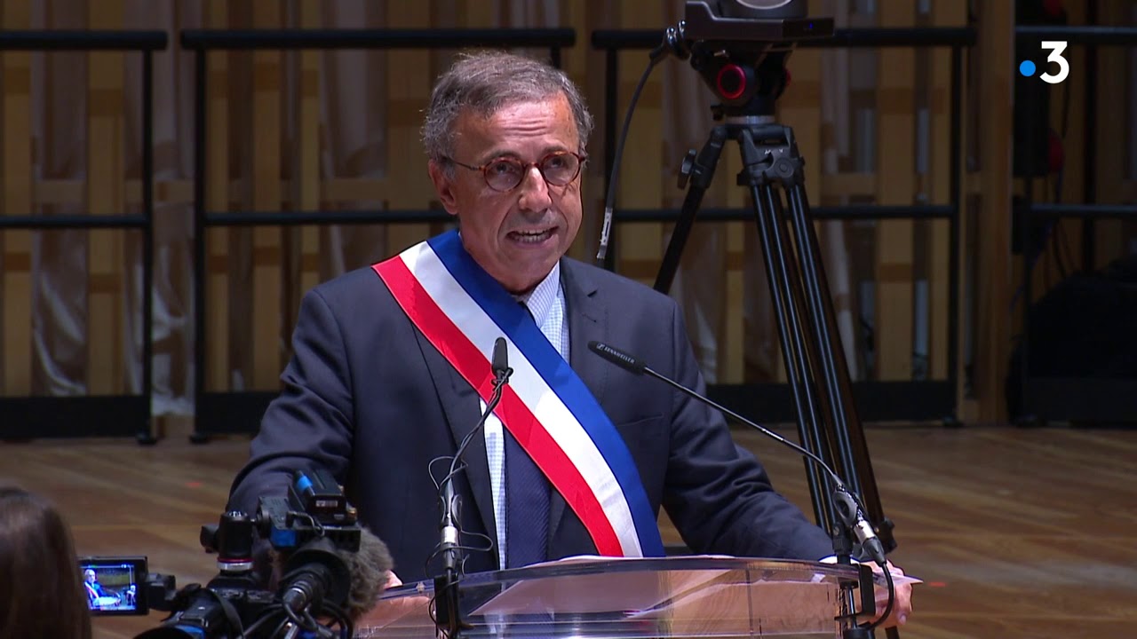 Bordeaux : premier conseil municipal et élection de Pierre Hurmic